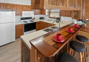 Windsport & Fishing Soundfront Haven- Hot Tub, Cmty Beach Boardwalk, DogFriendly