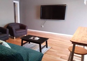 Wine Alley West Suite