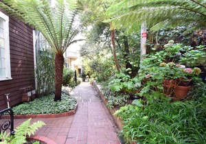 World Famous Macondray Lane ~ Fully Furnished Studio in Russian Hill