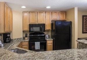 Wyndham Palm-Aire | 2BR Suite Pool & Resort Access