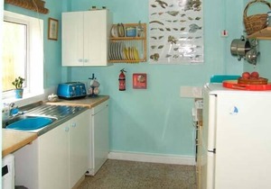 Y GARTH, family friendly, country holiday cottage in Ferryside