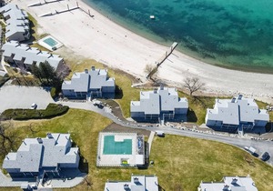 Yacinde B5 Waterfront Condo with Loft, Sleeps 4