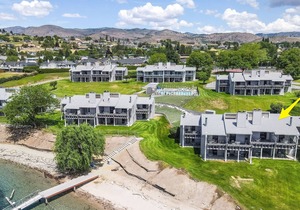 Yacinde B5 Waterfront Condo with Loft, Sleeps 4