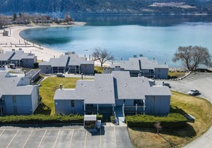 Yacinde E5 Poolside Condo with Loft, Sleeps 4