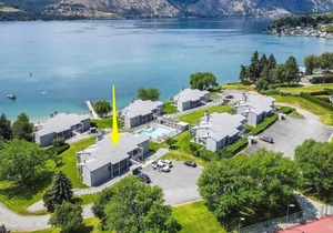 Yacinde E5 Poolside Condo with Loft, Sleeps 4