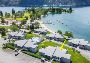 Yacinde G5 Poolside Condo with Loft, Sleeps 4