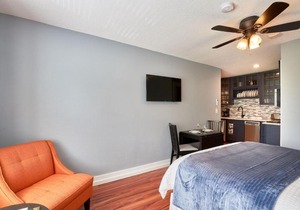 Yamhill Flats: Suite #2