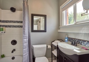 Yamhill Flats: Suite #4