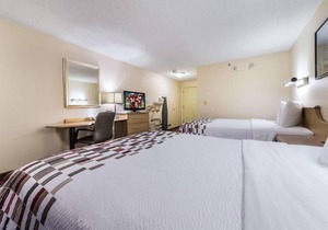 You Found It! 2 Great Units, Pets Allowed, Near Gene Coulon Memorial Beach Park