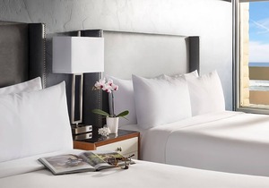 You Found it! Monterey Getaway! 3 Great Units, Inland View, Outdoor Pool!