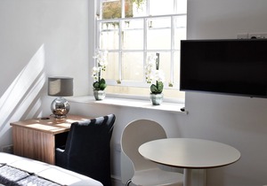 Your Apartment Berkeley Sq Pads #10