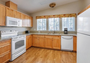 Your Arizona Adventure: 2 Spacious Units, Peaceful Property with Free Parking