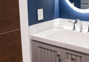 Your Home Away From Home! Free Parking and Bike Rental, Tennis Court, Hot Tub