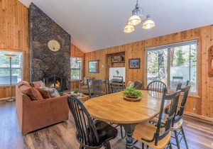 Your Home Away From Home, Private Hot Tub, SHARC passes for 2022 - LARK07