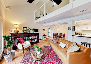 Zilker Area Home w/ 2-Tier Deck - Near Barton Springs, South Lamar & Downtown