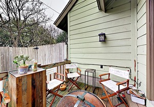 Zilker Area Home w/ 2-Tier Deck - Near Barton Springs, South Lamar & Downtown