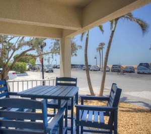 Crescent Beach Club 
