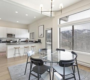 Chambertin Townhomes 