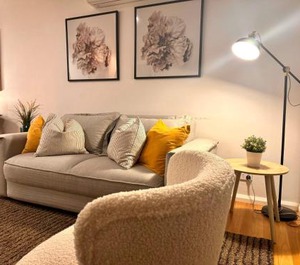 Bdrm Apt Annandale Courtyard 