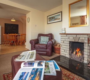 Bedroomed Holiday Cottages Road Car Shared 