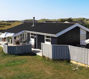 Holiday Lokken 