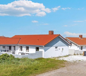 Holiday Frostrup 