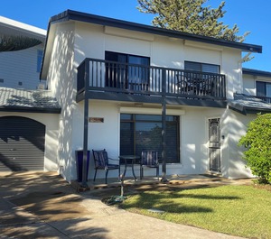 Beachfront Moana Beach 