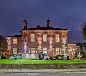 Alexandra Court Hotel 