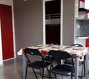 Au Étage Sans Ascenseur 