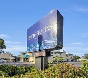 Econo Lodge Bay Breeze 