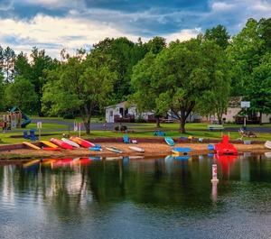 Lakefront Cottage At Sunrise Cottages Resort 