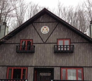 Chalet Ski Brule Mountain Side 