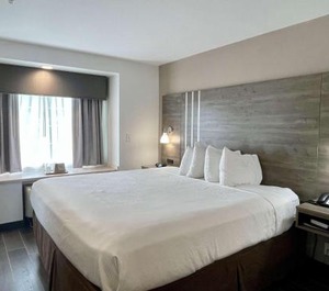 Roanoke Inn 