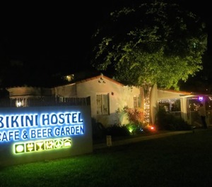 Bikini Hostel Cafe Beer Garden 