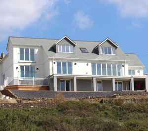 Seagulls Perch Mawgan Porth 