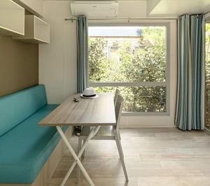 Les Prairies La Mer Lodge People 