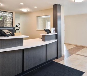 Candlewood Ihg Hotel 