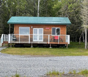 Cozy Waterfront Central 