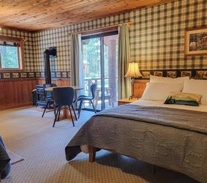 Cedar At The Inn Mazama 