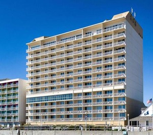 Comfort Suites Beachfront 