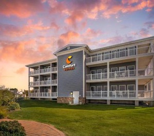 Comfort Suites Chincoteague Island Bayfront Resort 