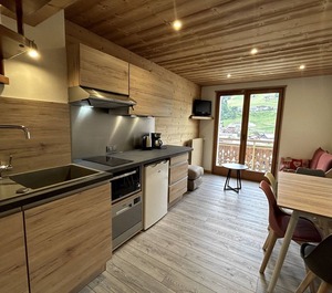 Crepuscule Proche Pistes De Ski Et Village 