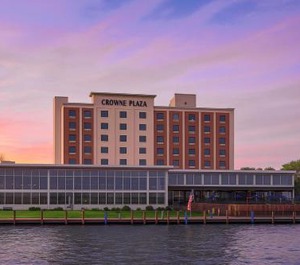 Niagara Riverside Resort Bw 