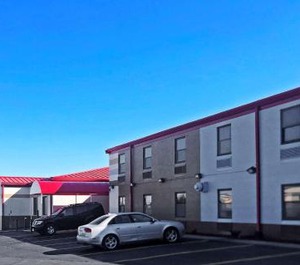 Econo Lodge Truman Inn 