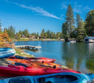 Fabulous Waterfront Ideal Friends 