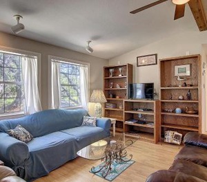 Fantasy Oaks Lodge 