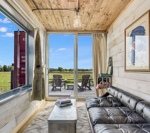 Flophouze Shipping Container Hotel Houze 