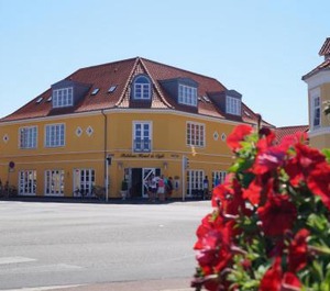 Foldens Hotel 