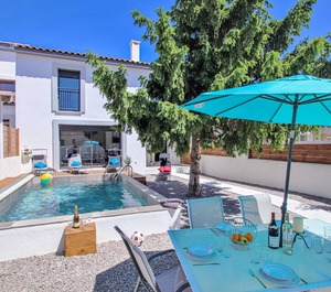 Salon De Provence Swimming 