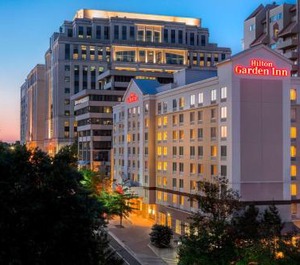 Hilton Garden Inn Plaza 